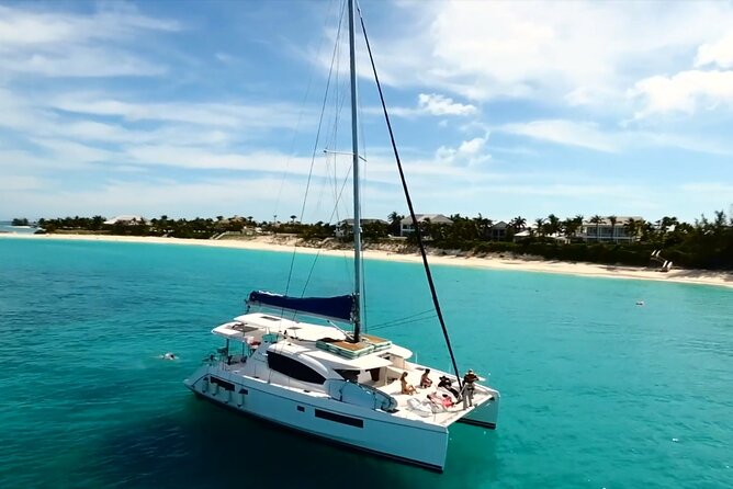 Private Luxury Catamaran Charter in Nassau - Sailing from Paradise Island