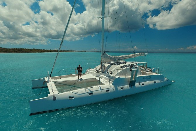 Private Luxury Catamaran - Saona or Catalina island - Key points at a glance