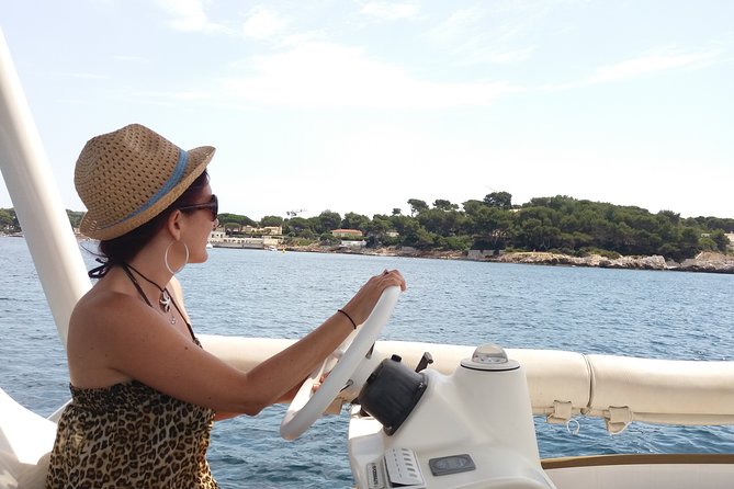 Private Solar Catamaran Cruise in Antibes Juan les Pins - The guide makes the hour personal
