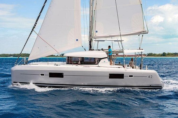 Private St Thomas Luxury Catamaran Trip for Groups up to 24 Guest - Drinks are included, but lunch is not