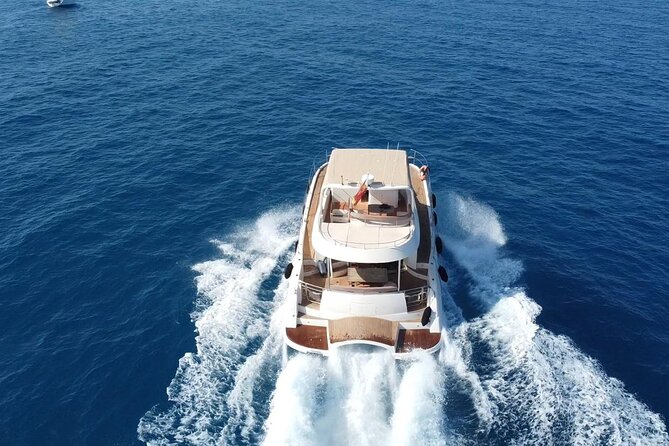 Puerto del Carmen: Catamaran Trip with Water Sports - Food And Drinks On The Catamaran