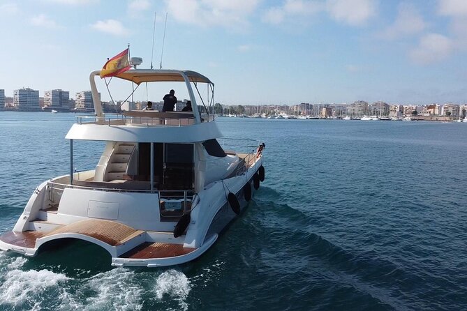Puerto del Carmen: Catamaran Trip with Water Sports - Shared Catamaran Or Private Charter?
