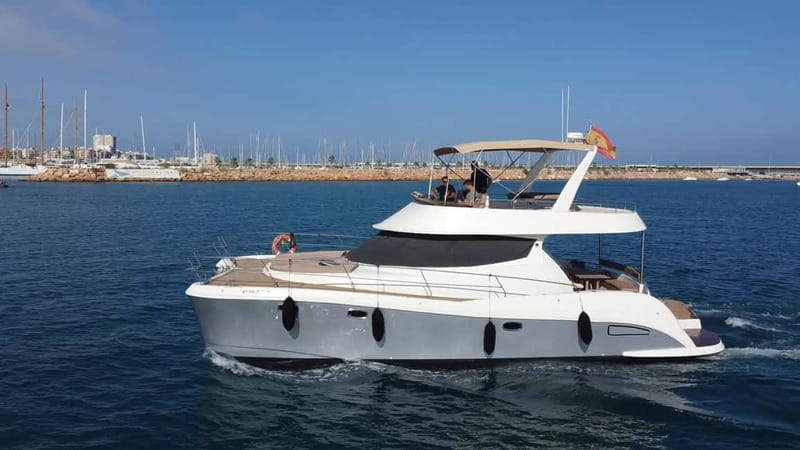 Puerto del Carmen: Private Sunset Catamaran Tour with Drinks - Food and Drinks Onboard