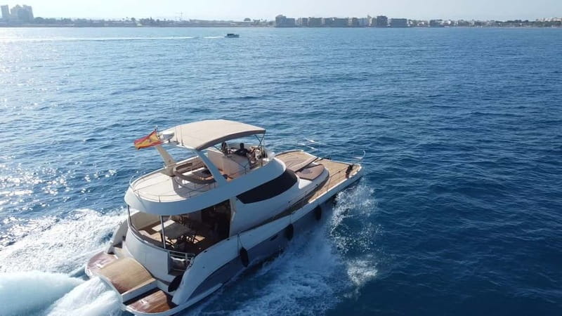 Puerto del Carmen: Private Sunset Catamaran Tour with Drinks - Who Will Enjoy This Catamaran Trip?