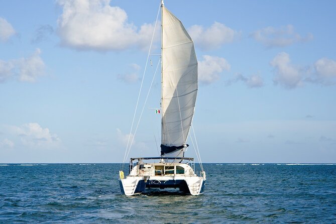 Puerto Morelos Secret Sandbar Catamaran Sail - The Crew Makes the Difference