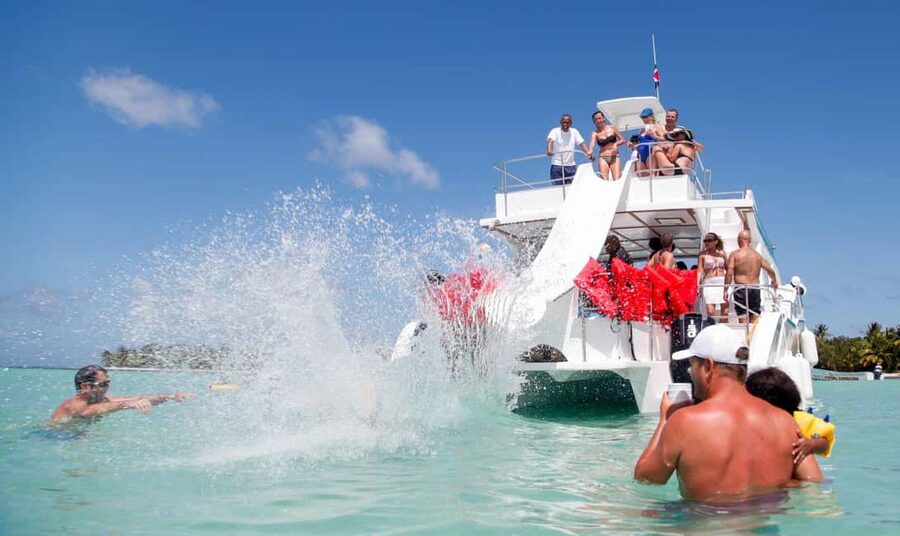 Punta Cana: Catamaran Boat Party with Unlimited Drinks - How good is the $58 value?