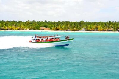 Catamaran Boat to Saona Island with Buffet Lunch