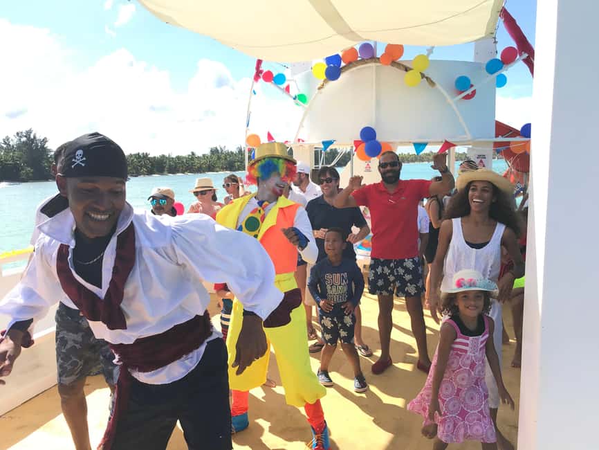 Punta Cana: Catamaran Family Tour - The natural pool and floating-bar atmosphere