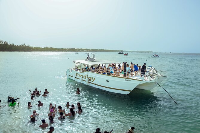 Punta Cana Catamaran Private Tour with BBQ and Natural Pool - Six hours on the water from Bávaro Beach