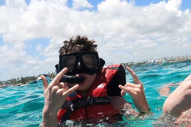 Punta Cana: Catamaran Tour, Reef Snorkeling and Unlimited Drinks! - How the atmosphere really feels