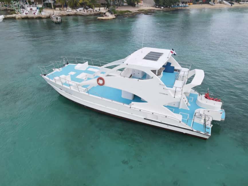 Punta Cana: Exclusive Private Catamaran Tour to Saona Island – VIP Service - The service is the real VIP feature