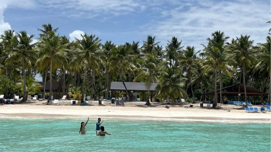 Punta cana: Island Escape to Saona • catamaran & Beach lunch - The early pickup and the long road to Bayahibe
