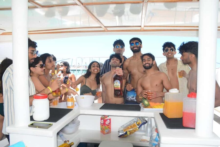 Punta Cana Private Catamaran Cruise, Open Bar & Snorkeling - Thirty minutes of snorkeling near Bávaro Beach