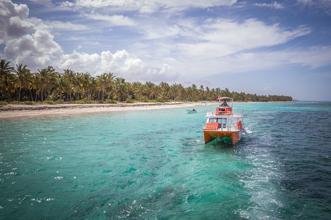 Punta Cana Private Catamaran Cruise with Drinks and Light Snacks - Playa Bibijagua and the souvenir market