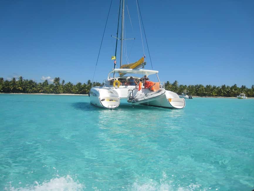 Punta Cana: Saona Island Day Tour and Catamaran Party - The speedboat crossing and the natural pool