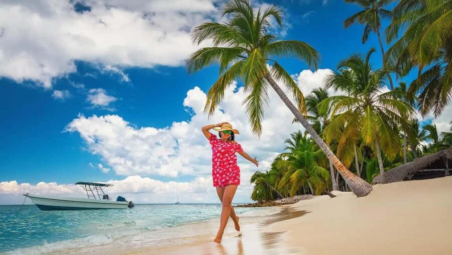 Punta Cana: Saona Island Speedboat and Catamaran Tour - Swimming at the Natural Pool and Blue Lagoon