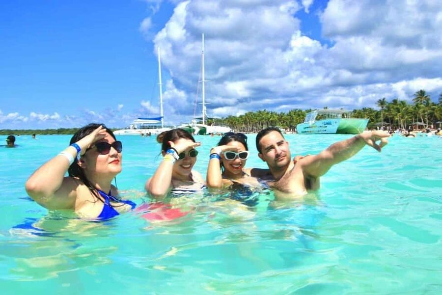 Punta Cana: Saona Island Speedboat and Catamaran Tour - Who will enjoy this Saona trip most?