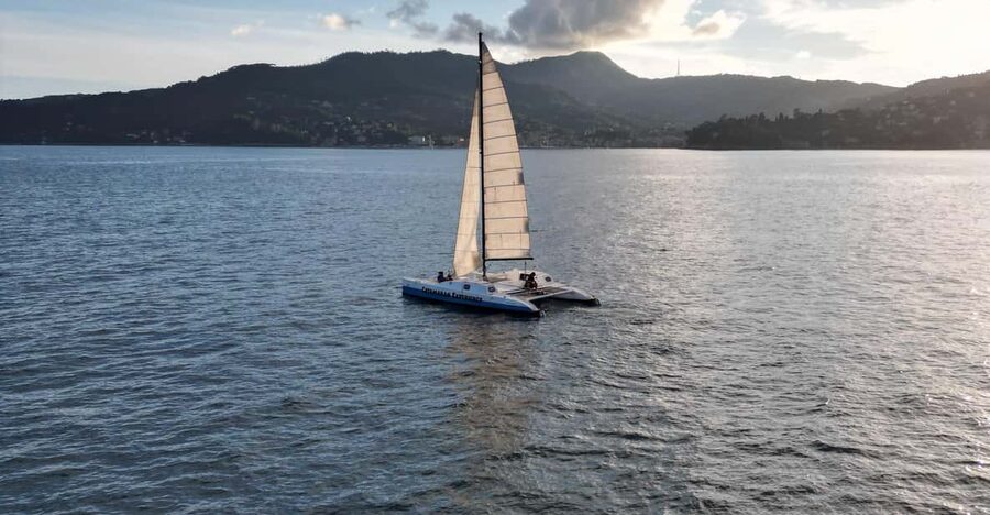 Rapallo: Catamaran Tour around the coast of Portofino - Camogli from the sea
