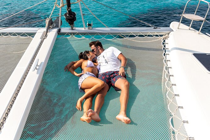 Rethymno: Private Catamaran Cruise with Lunch and Drinks - Unlimited drinks and an easygoing deck