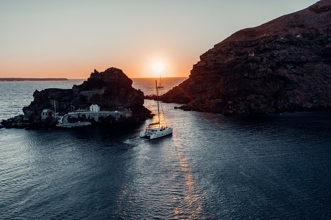 Romantic Sunset Catamaran Caldera Cruise incl. Meal & Drinks - What the $114.93 price really covers