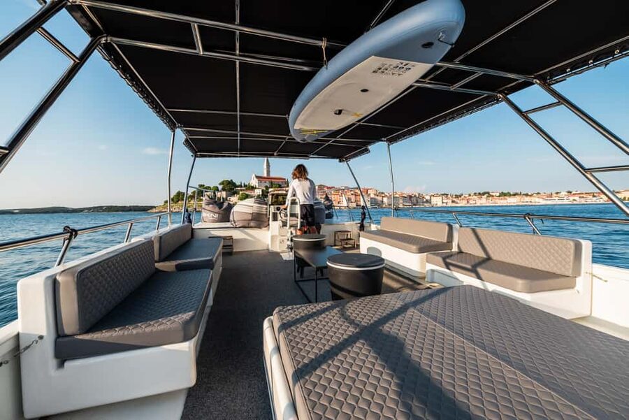 Rovinj: Private tours with catamaran - A skipper who shapes the experience