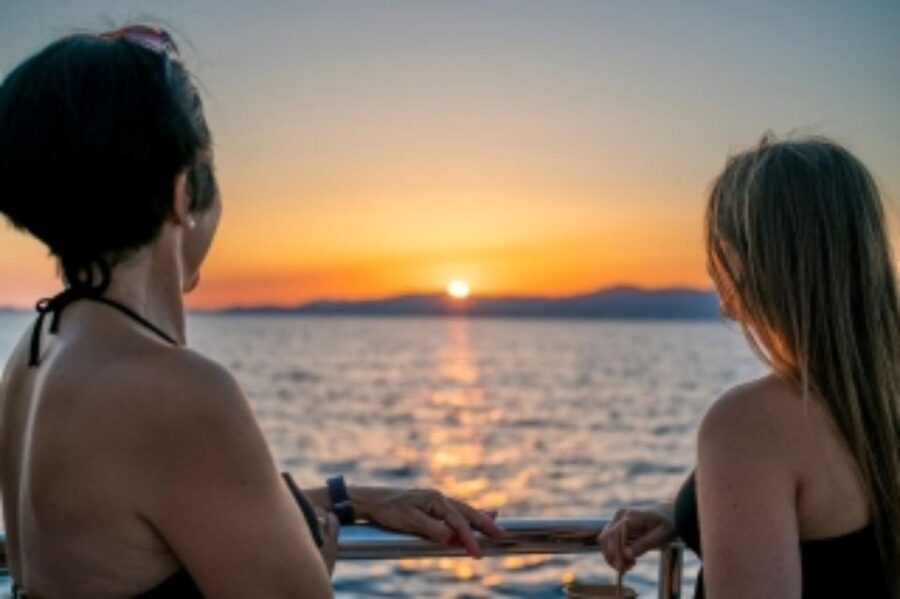 S'Arenal: Sunset Catamaran Cruise with BBQ - Palma Bay views before sunset