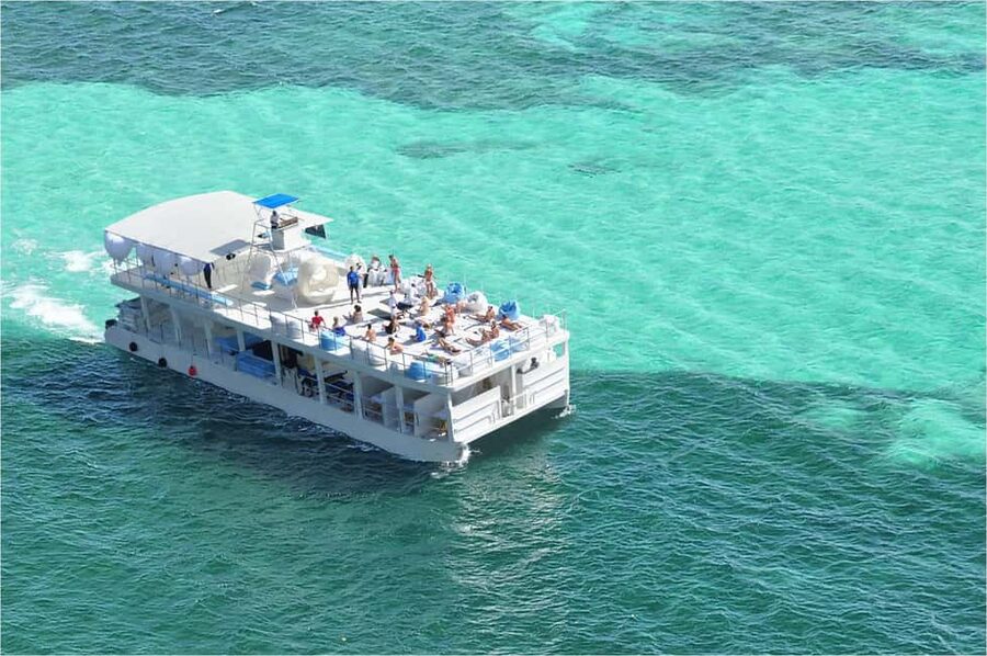 Sailing Splash Tour Speedboat, Snorkel, and Catamaran - A four-hour package with real variety
