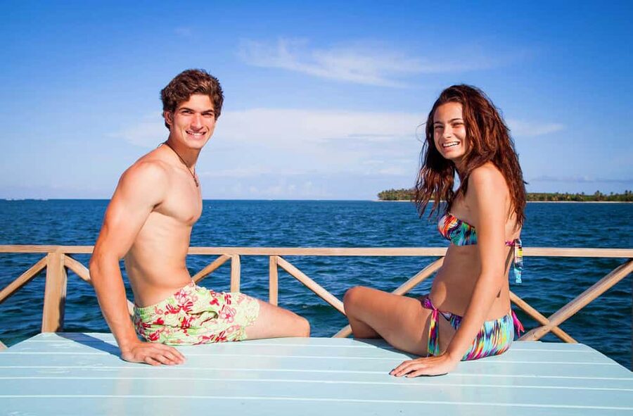 Sailing Splash Tour Speedboat, Snorkel, and Catamaran - Sharks, stingrays, and the limits of wildlife promises