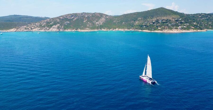 Saint Tropez: Evening Catamaran Party with Welcome Drink - Seeing the Gulf from a catamaran