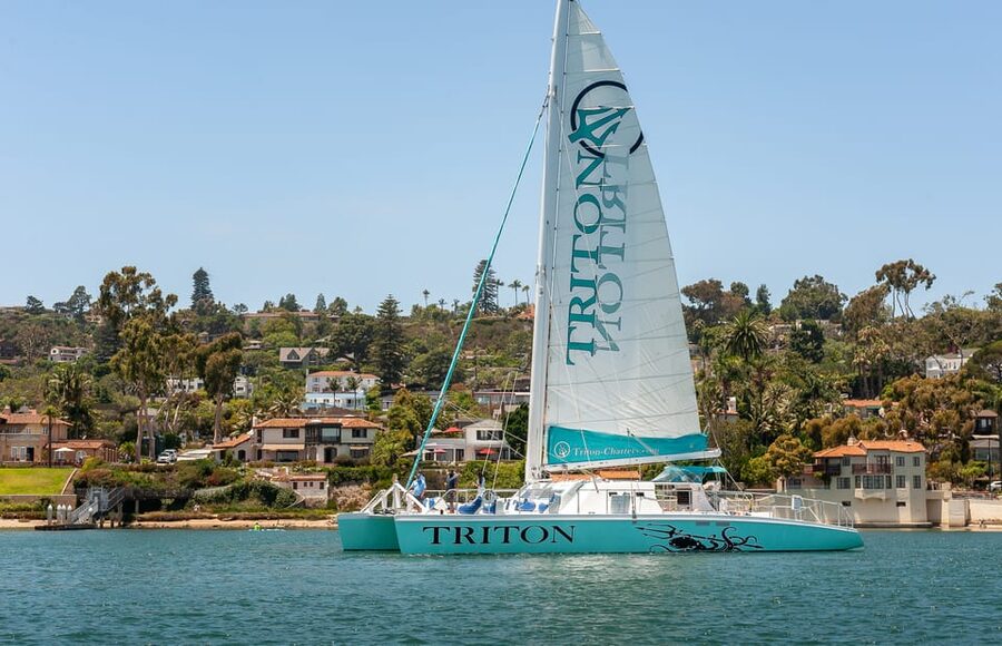 San Diego Harbor Cruise: 2.5 hour Catamaran Cruise - Settling into the 75-foot catamaran