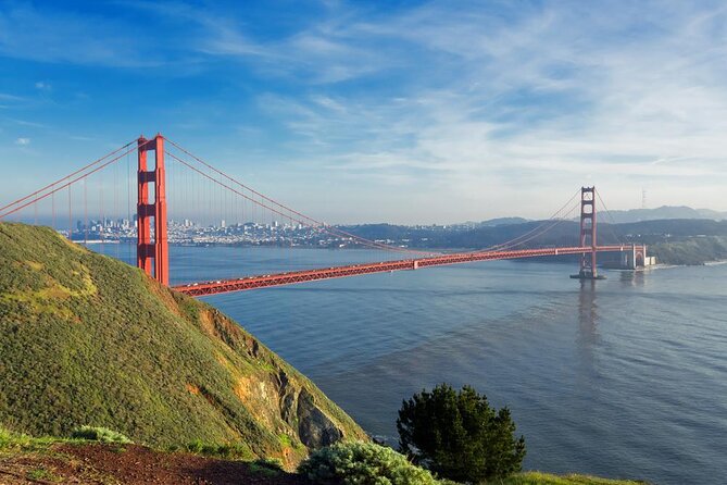 San Francisco Bay Sunset Catamaran Cruise - Sailing under the Golden Gate Bridge