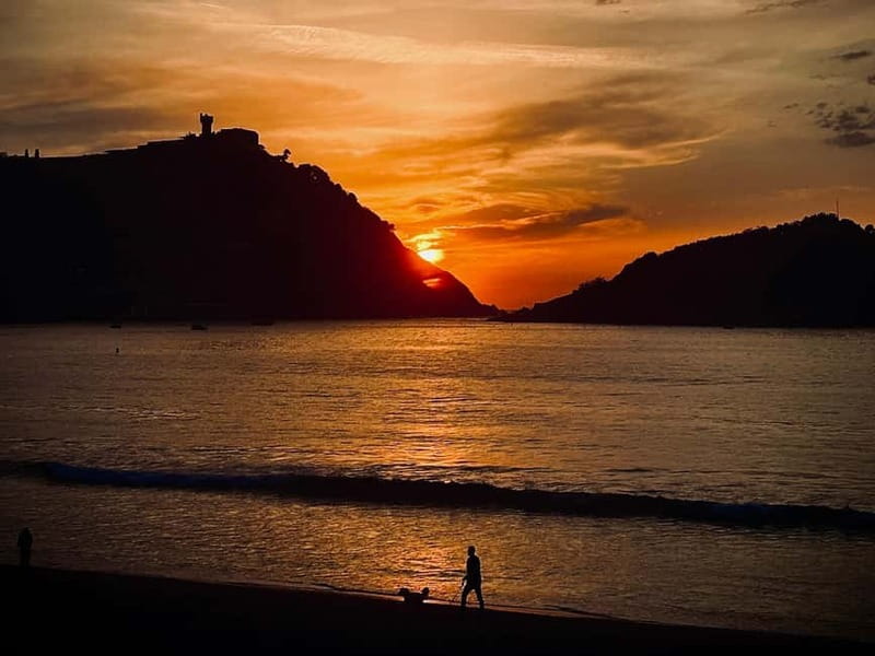 San Sebastián: Sunset Cruise on a Sustainable Catamaran - Why La Concha Bay is the right setting for a sunset cruise