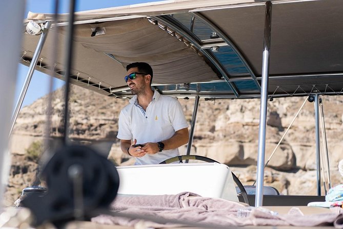 Santorini All-inclusive Catamaran Cruise with Thirassia Stop - The sunset and the return to Vlychada