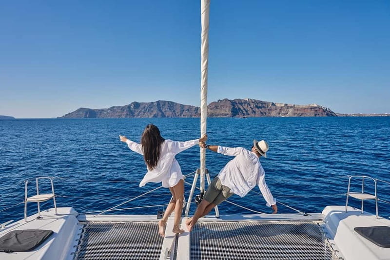 Santorini: Caldera Classic Catamaran Cruise w/ Meal & Drinks - Why this cruise works so well in Santorini