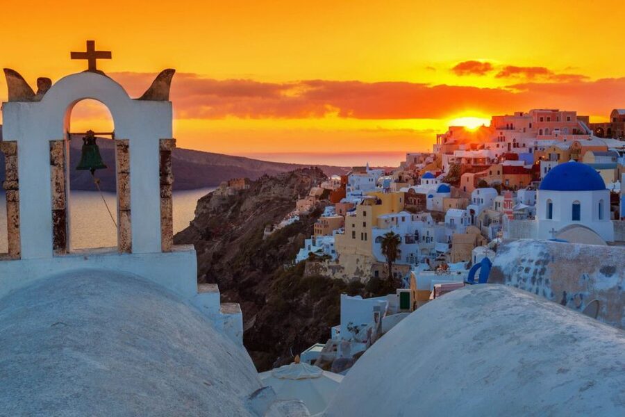 Santorini: Catamaran Cruise, Winery, & Oia Sunset Combo Tour - Lunch, wine, and the practical boat details
