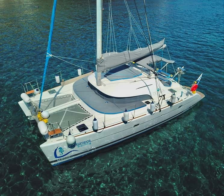 Santorini: Catamaran Cruise with Food and Drinks - Getting started at Vlychada Port