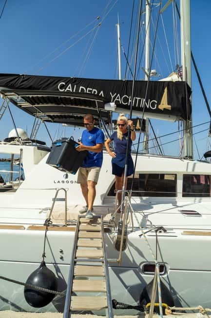 Santorini: Catamaran Cruise with Fresh Meal & Open Bar - The cruise at a glance