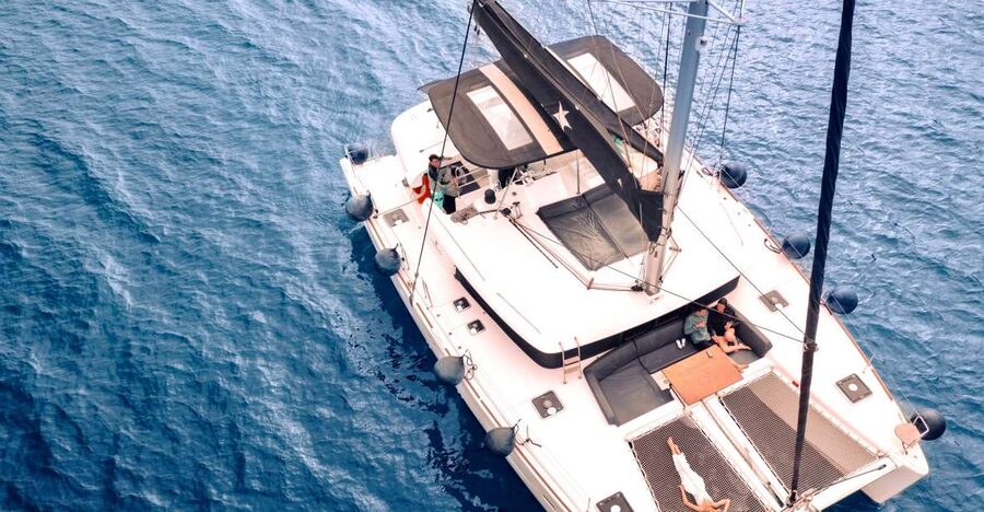 Santorini: Catamaran Cruise with Lunch, Drinks, & Oia Visit - Key points to know before you book