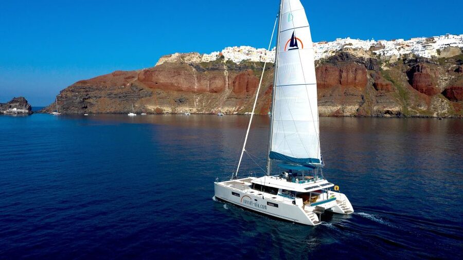 Santorini: Luxurious Catamaran Cruise with Meal & Open Bar - What the five-hour schedule really feels like
