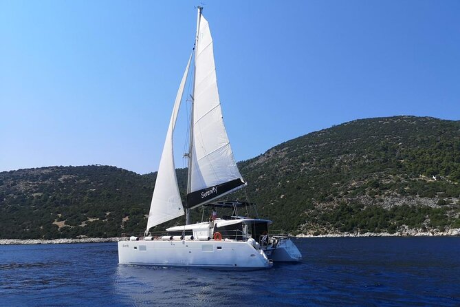 Santorini Oia: Private Sunset Catamaran Cruise with BBQ & Drinks - Nea Kameni, Black Rock and Salt Water