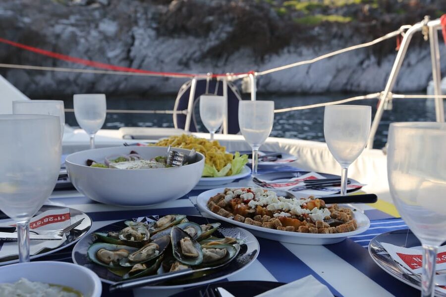 Santorini: Private Catamaran Cruise with Food & Drinks - Volcano views and the hot springs