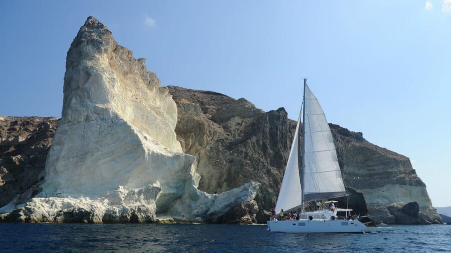 Santorini: Private Catamaran Tour with BBQ Meal and Drinks - Lunch Near the Volcano