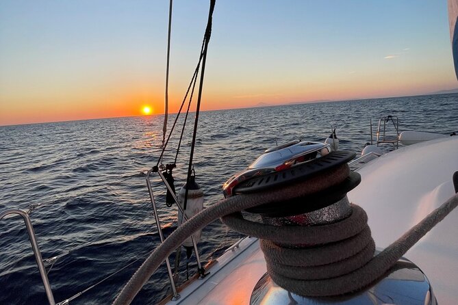 Santorini Sunset:Private All-In Catamaran Cruise (Food&Drinks) - Key points at a glance