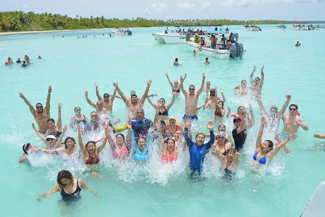 Saona Catamaran Cruise with Lunch and Natural Swimming Pool - Guides, Language, and Group Atmosphere