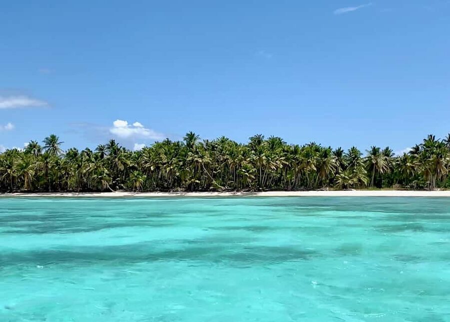 Saona Exclusive Catamaran – Small Group Experience - Sailing back toward Bayahibe