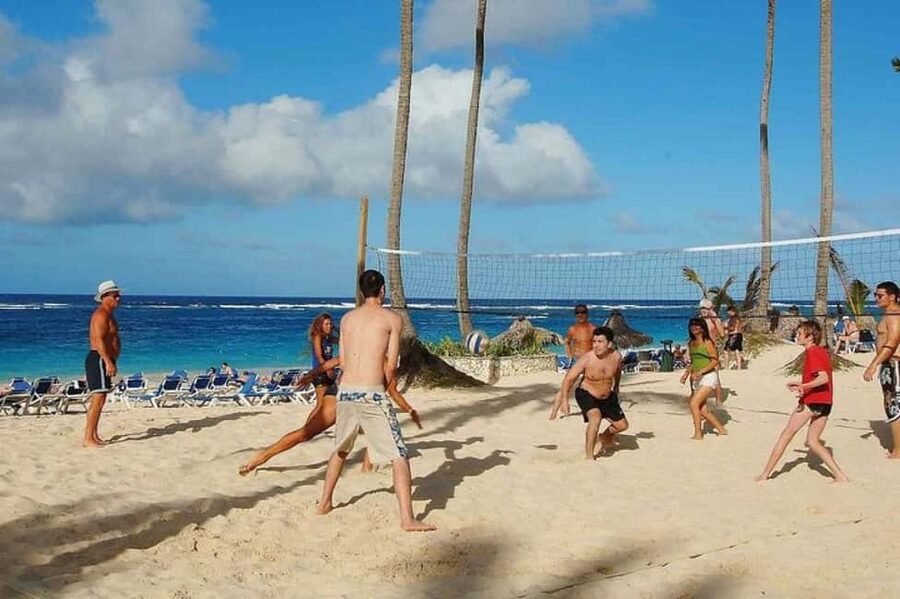 Saona Island: Catamaran/Speedboat Tour to a Dream Beach - Two and a half hours on Saona’s beach