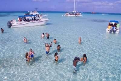 Saona Island Excursion by Catamaran and Speedboat