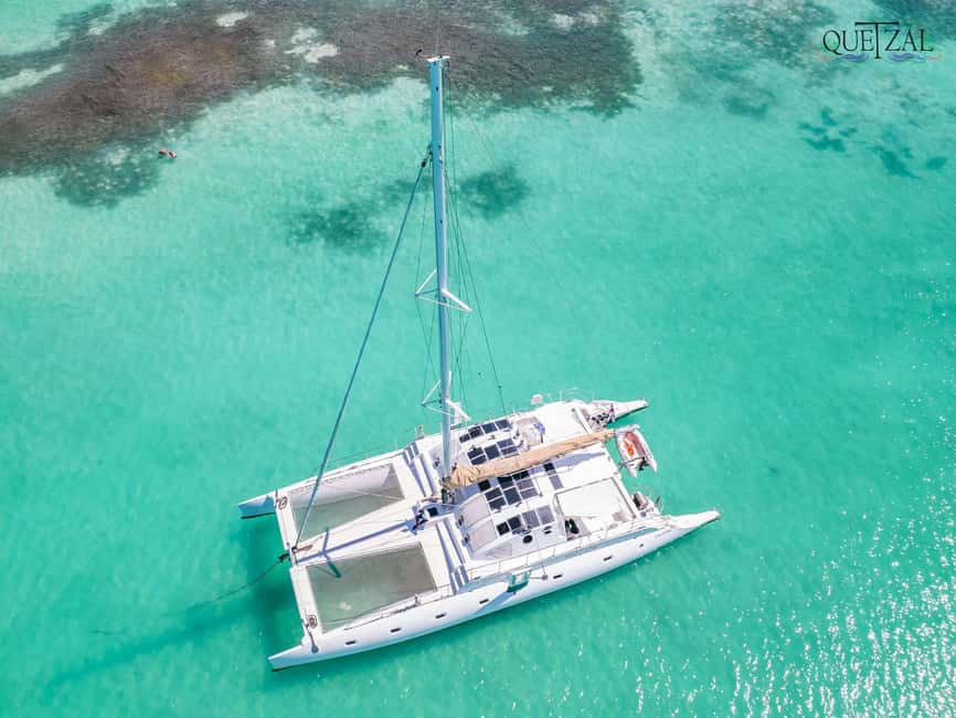 Saona island - Small group tour - Luxury catamaran - Catuano snorkeling and the broken pier