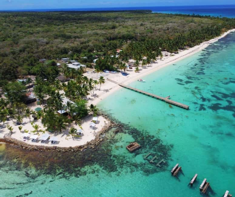 Saona island - Small group tour - Luxury catamaran - Fresh lunch while the catamaran is underway