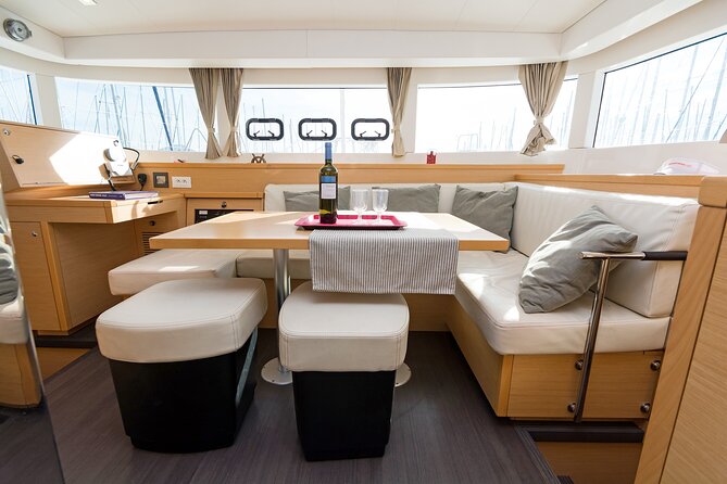 Semi Private Cruise with luxury Catamaran in Delos and Rhenia islands - Setting out from Mykonos on a small catamaran